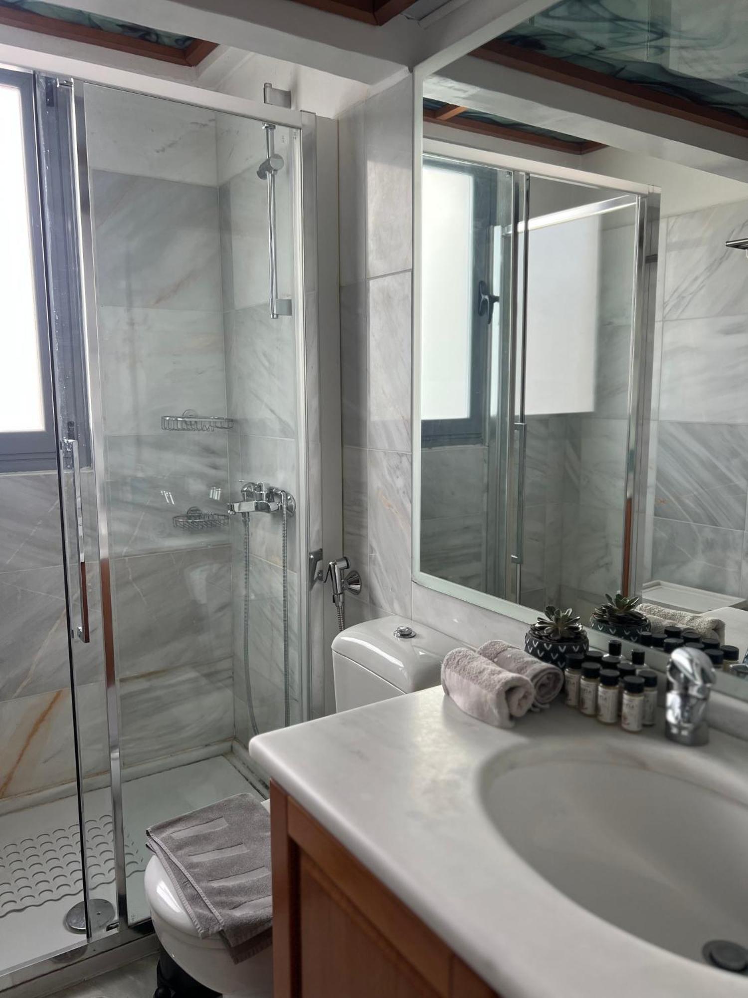 Green Apartment Near Marousi Hospitals & Oaka, By Promoshomes Maroussi 外观 照片